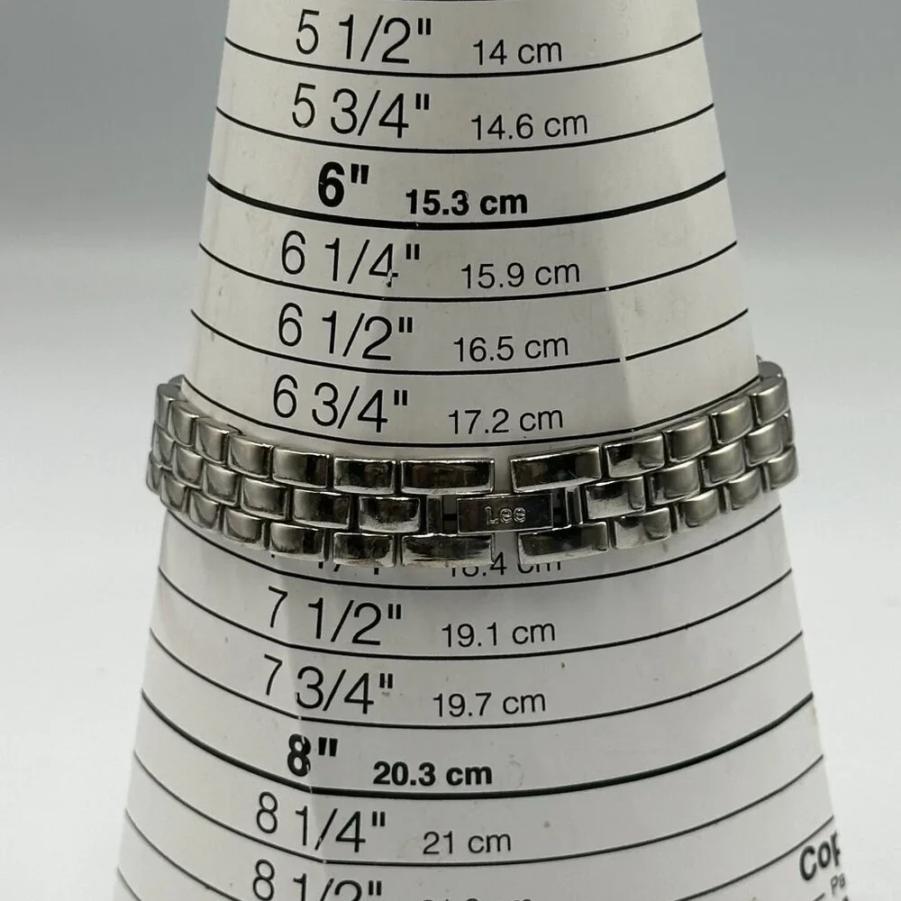 3/$30 Lee Watch Women Silver Tone White Dial 22MM Round Face New Battery 7.5